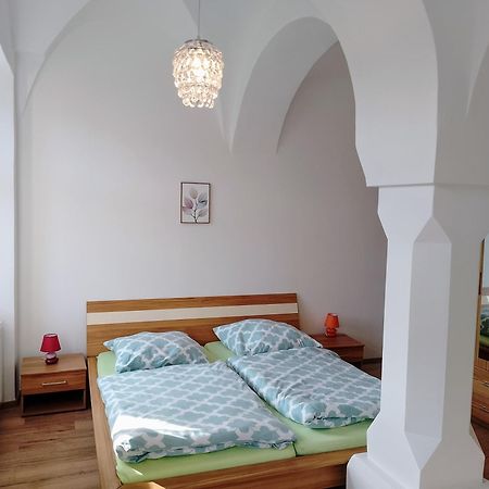 Lengenfeld  Ferienwohnung Im Rittergut Plohn 300 Meter Zum Freizeitpark מראה חיצוני תמונה